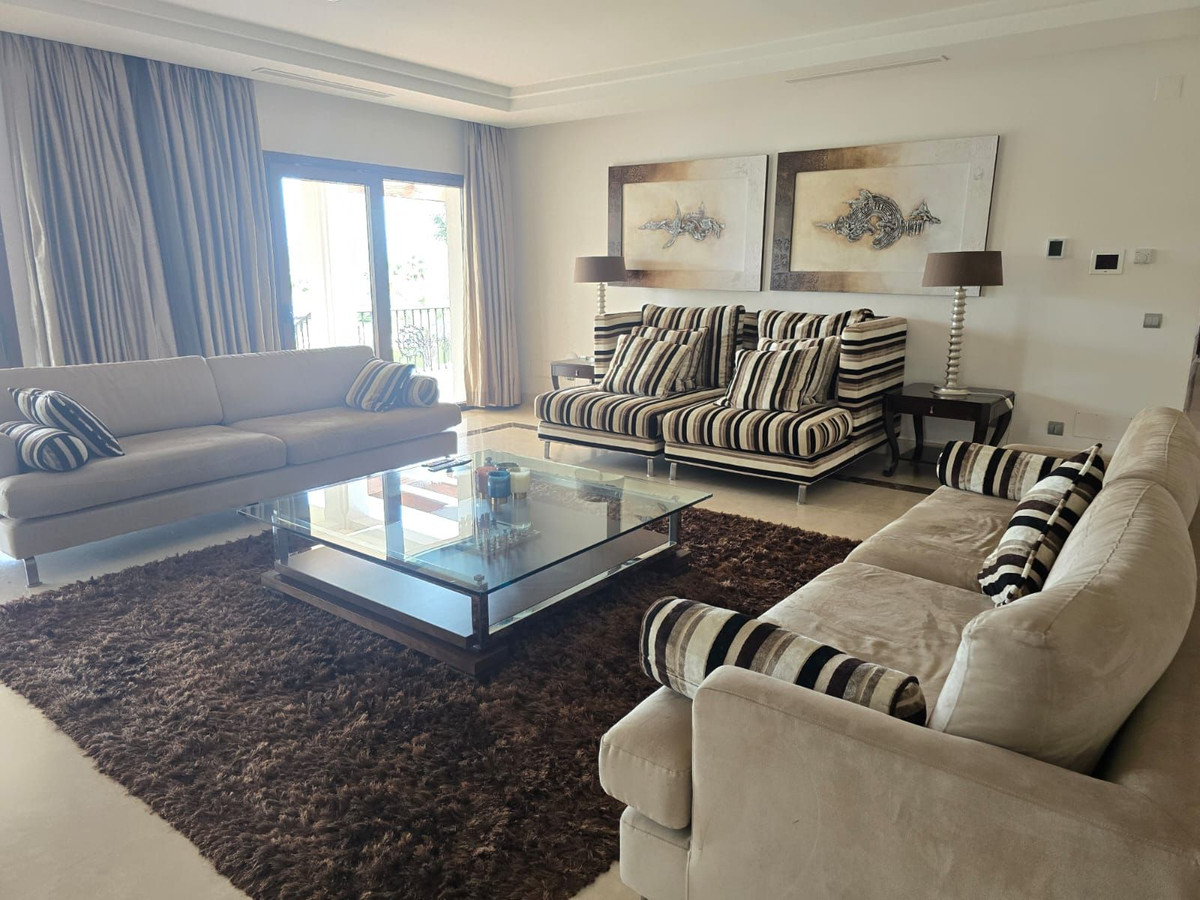 Se vende Villa - Chalet de 6 dormitorios en Costa Del Sol, Málaga, España