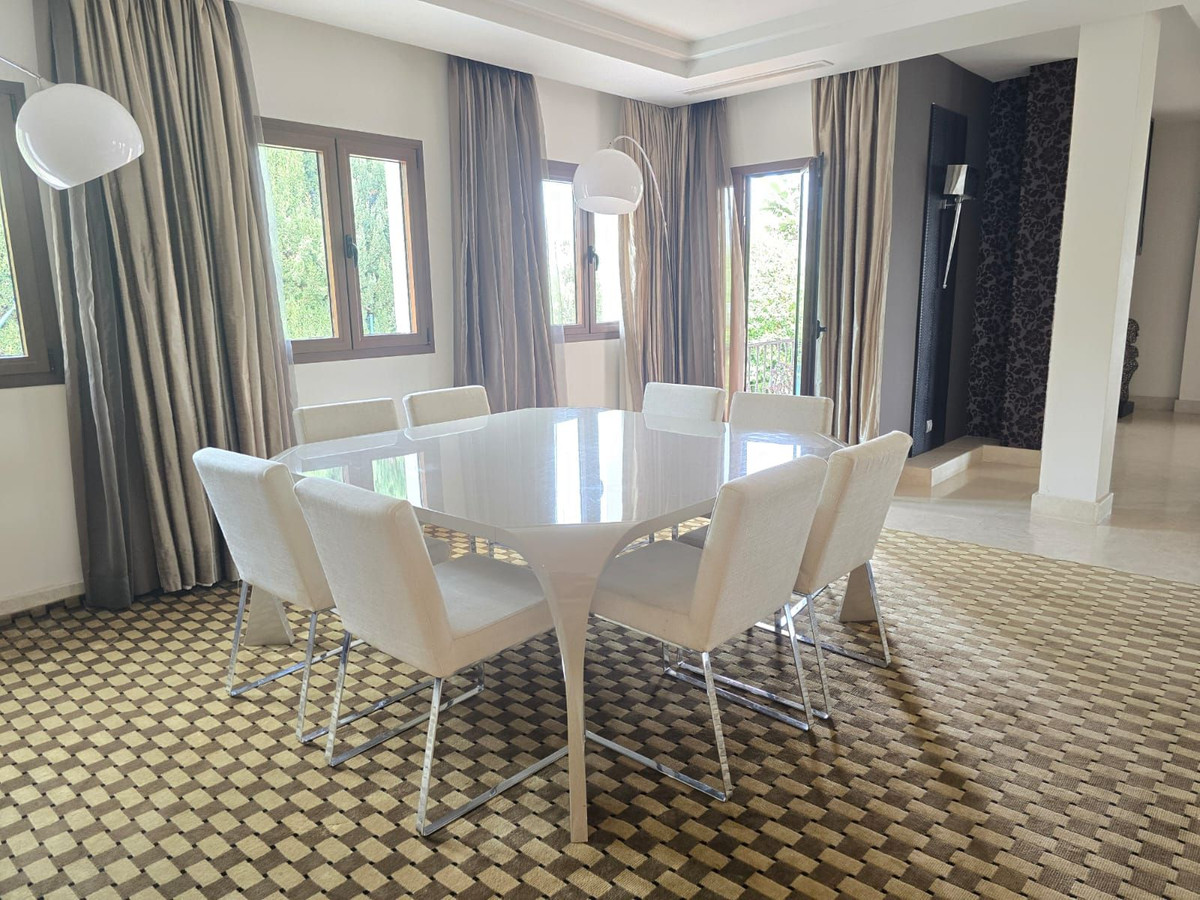 Se vende Villa - Chalet de 6 dormitorios en Costa Del Sol, Málaga, España