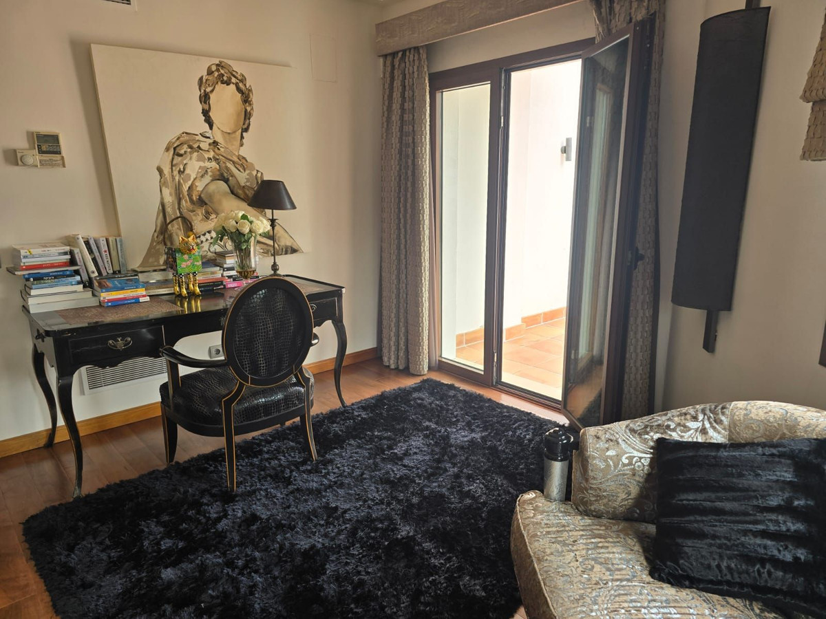 Se vende Villa - Chalet de 6 dormitorios en Costa Del Sol, Málaga, España