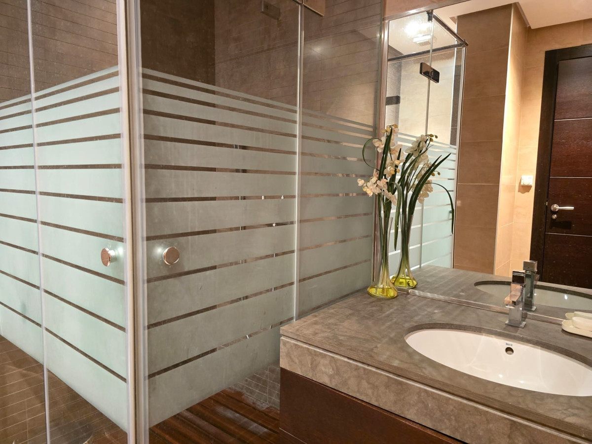Se vende Villa - Chalet de 6 dormitorios en Costa Del Sol, Málaga, España