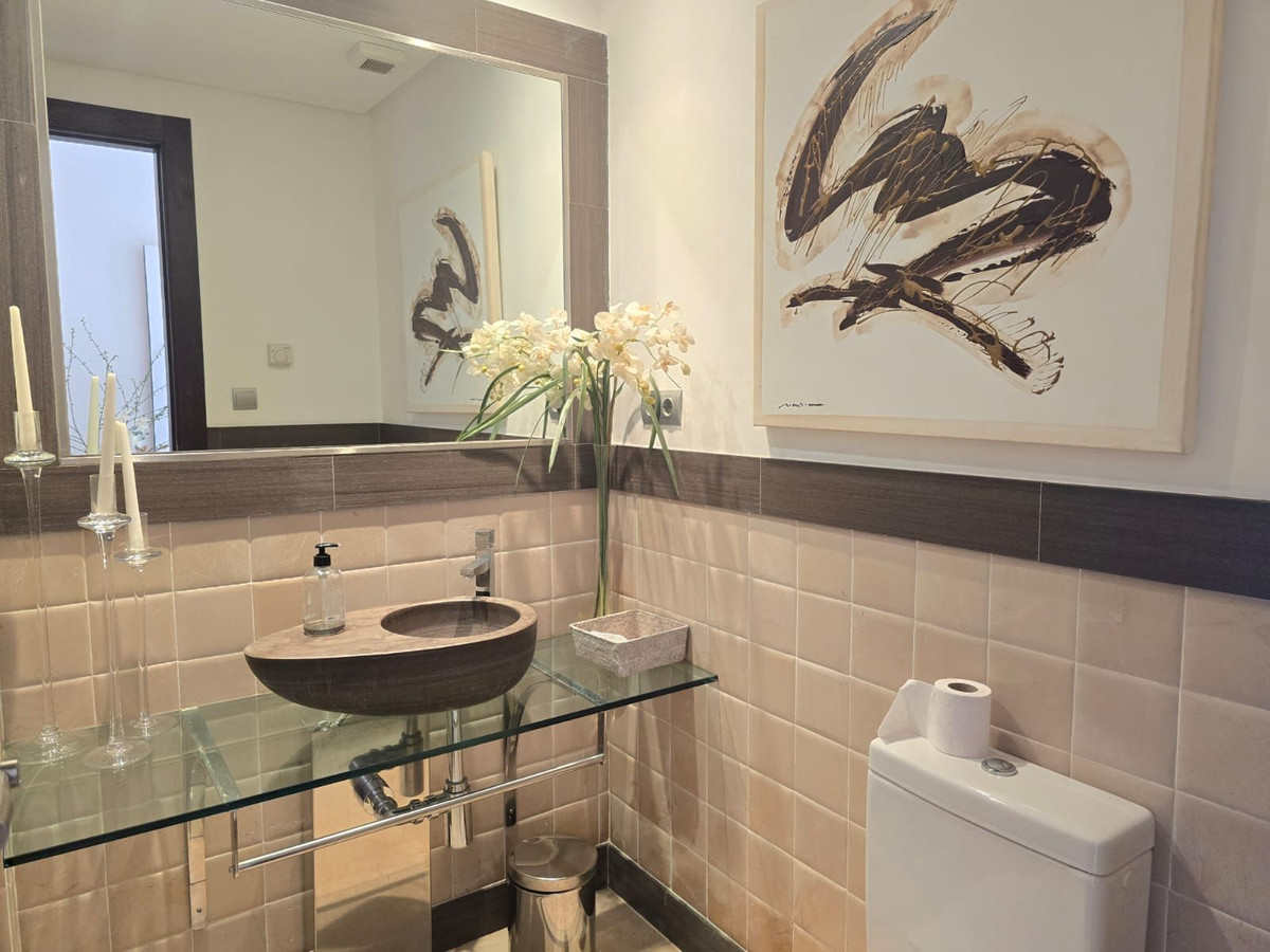 Se vende Villa - Chalet de 6 dormitorios en Costa Del Sol, Málaga, España