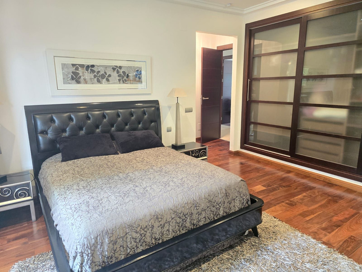 Se vende Villa - Chalet de 6 dormitorios en Costa Del Sol, Málaga, España