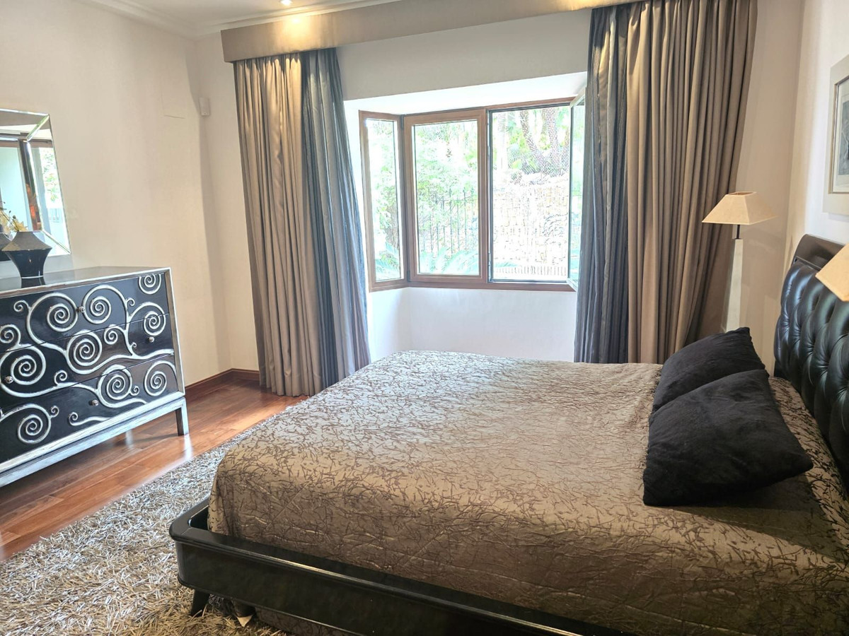 Se vende Villa - Chalet de 6 dormitorios en Costa Del Sol, Málaga, España