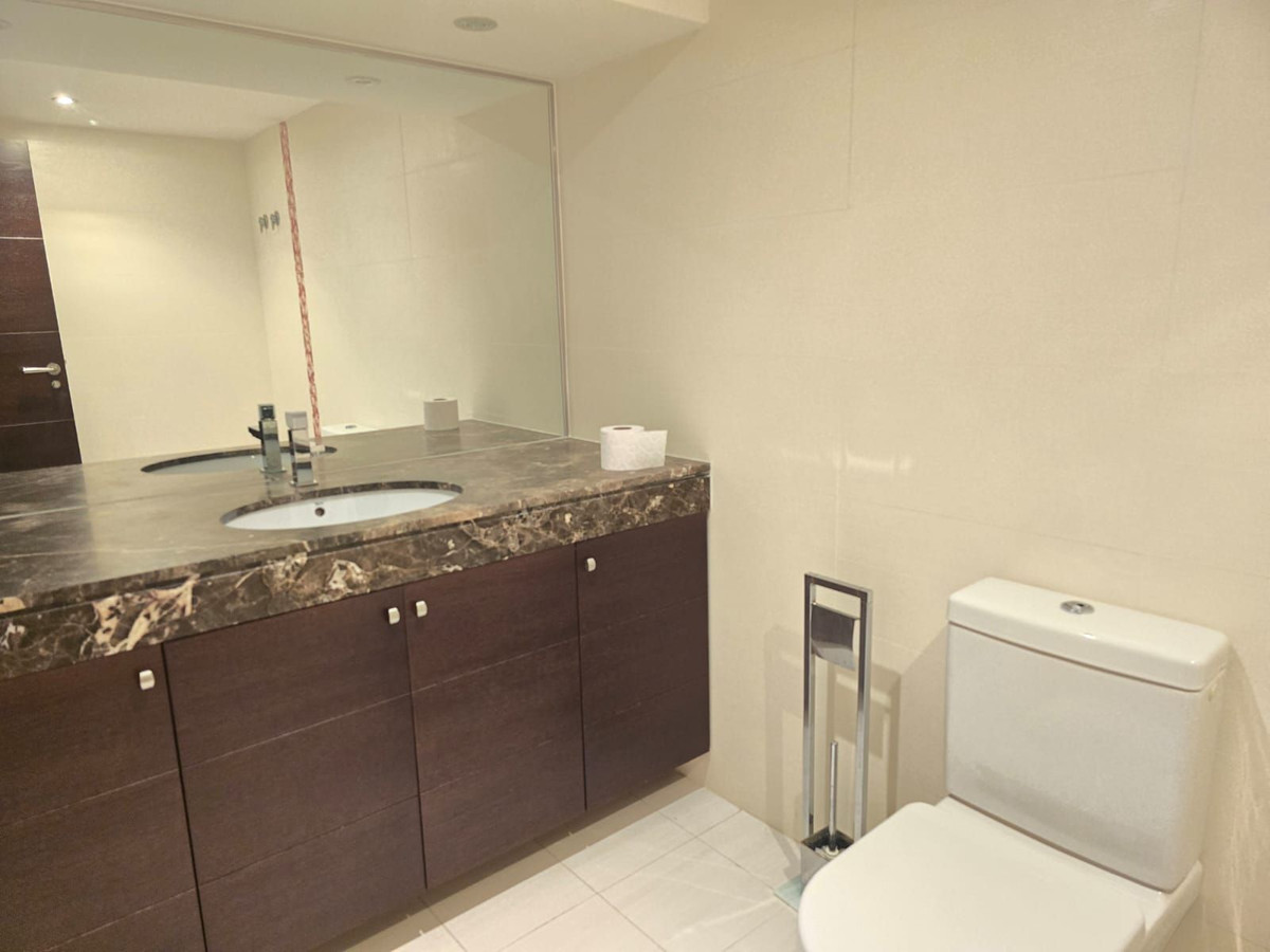 Se vende Villa - Chalet de 6 dormitorios en Costa Del Sol, Málaga, España