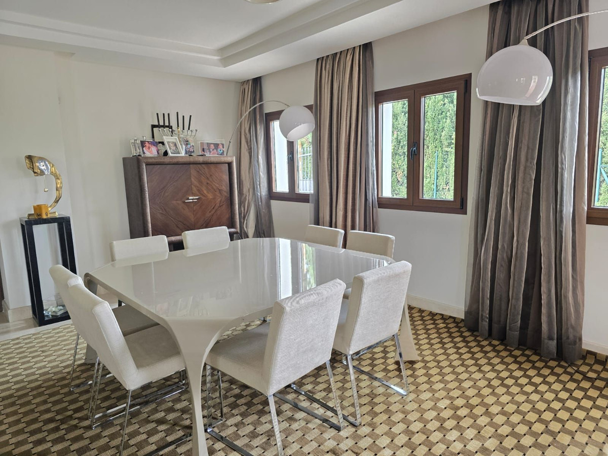 Se vende Villa - Chalet de 6 dormitorios en Costa Del Sol, Málaga, España