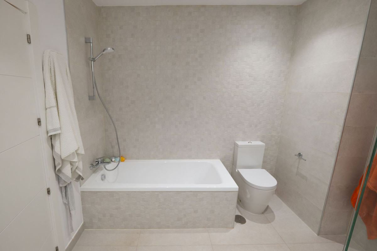 3 Bed Townhouse for sale in Casares Costa Del Sol, Málaga, Spain