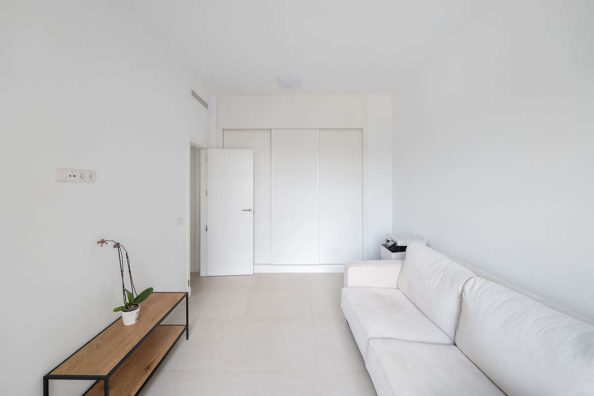 3 Bed Townhouse for sale in Casares Costa Del Sol, Málaga, Spain