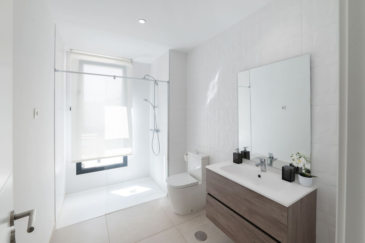3 Bed Townhouse for sale in Casares Costa Del Sol, Málaga, Spain