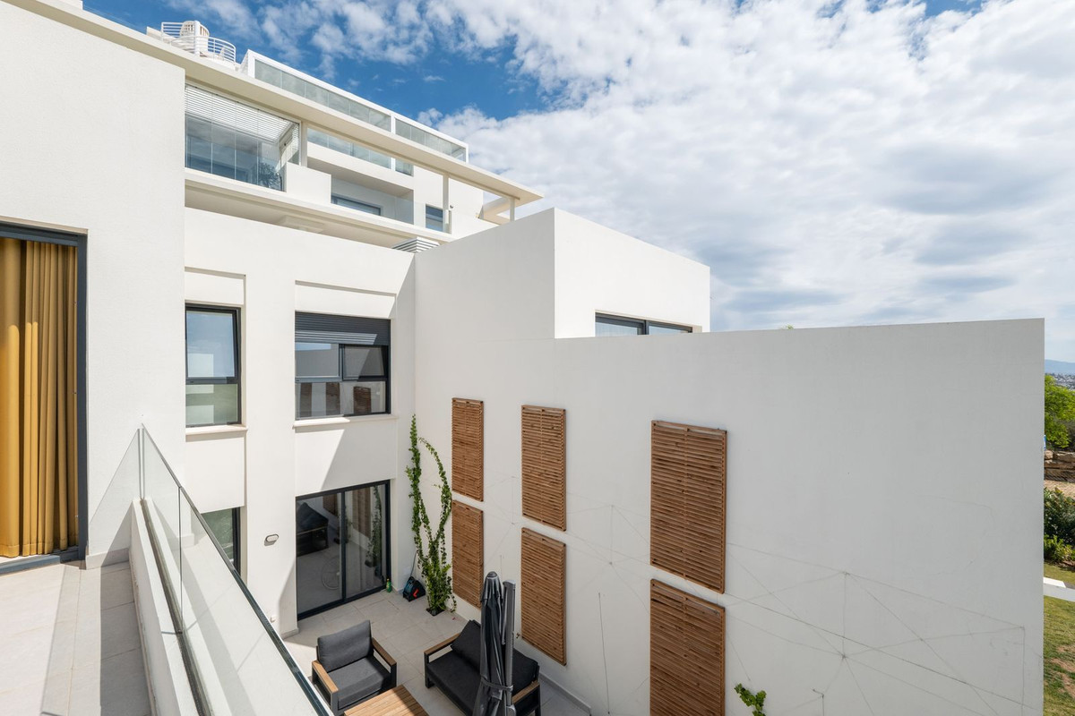 3 Bed Townhouse for sale in Casares Costa Del Sol, Málaga, Spain