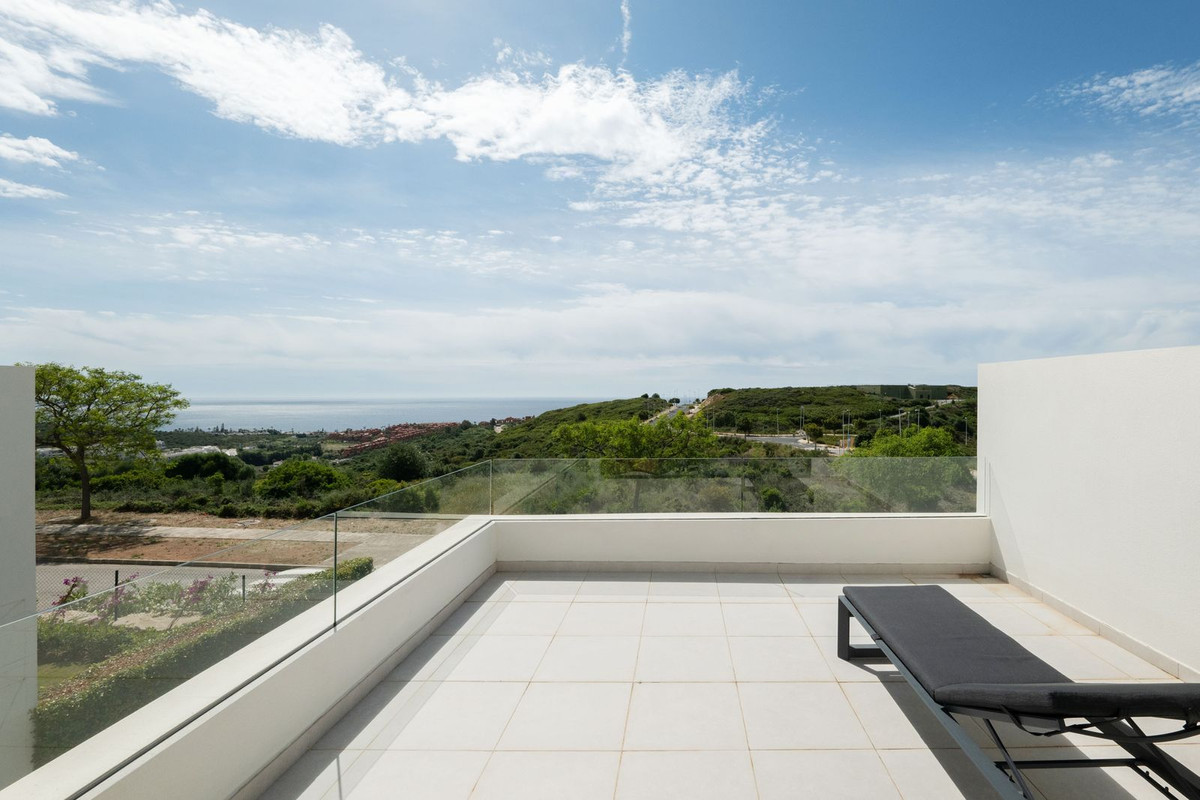 3 Bed Townhouse for sale in Casares Costa Del Sol, Málaga, Spain