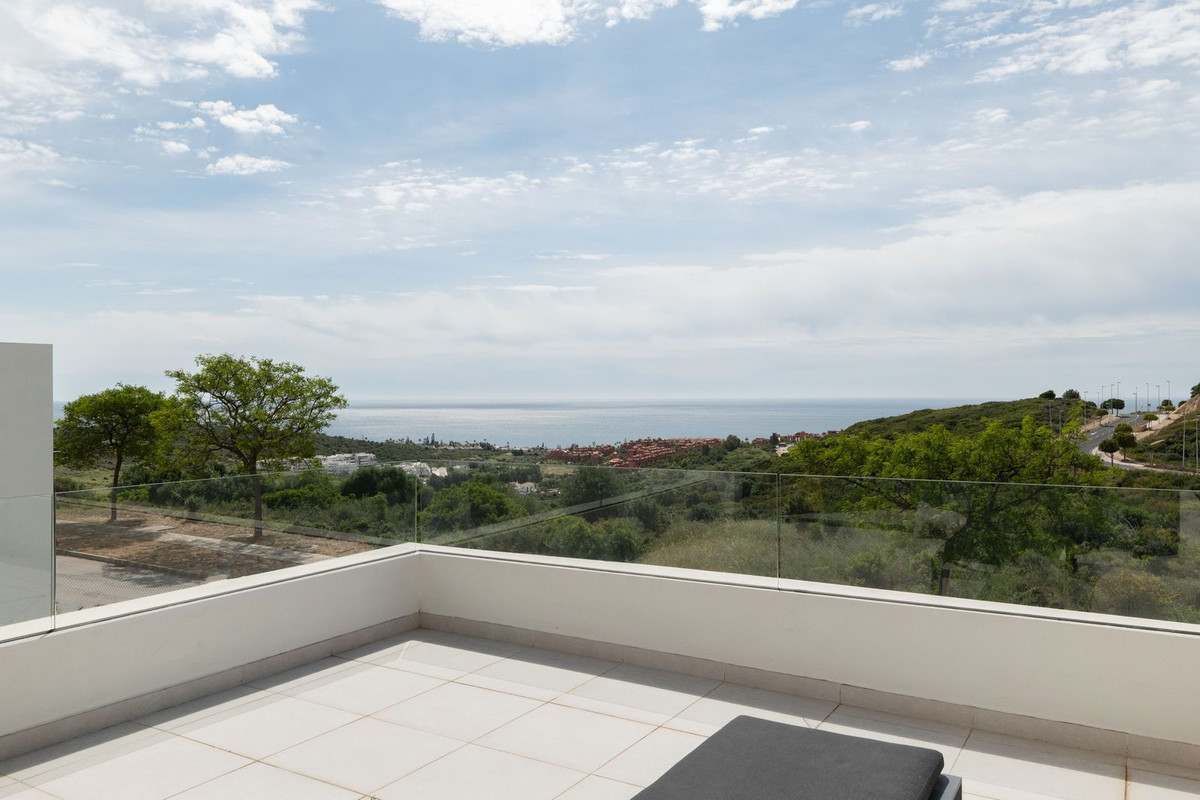 3 Bed Townhouse for sale in Casares Costa Del Sol, Málaga, Spain