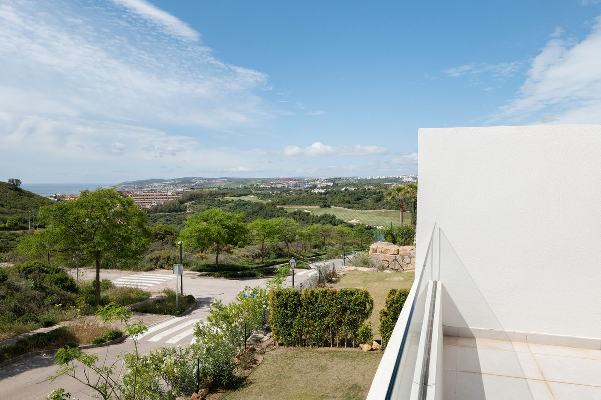 3 Bed Townhouse for sale in Casares Costa Del Sol, Málaga, Spain
