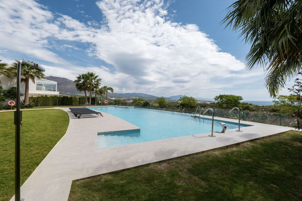 3 Bed Townhouse for sale in Casares Costa Del Sol, Málaga, Spain