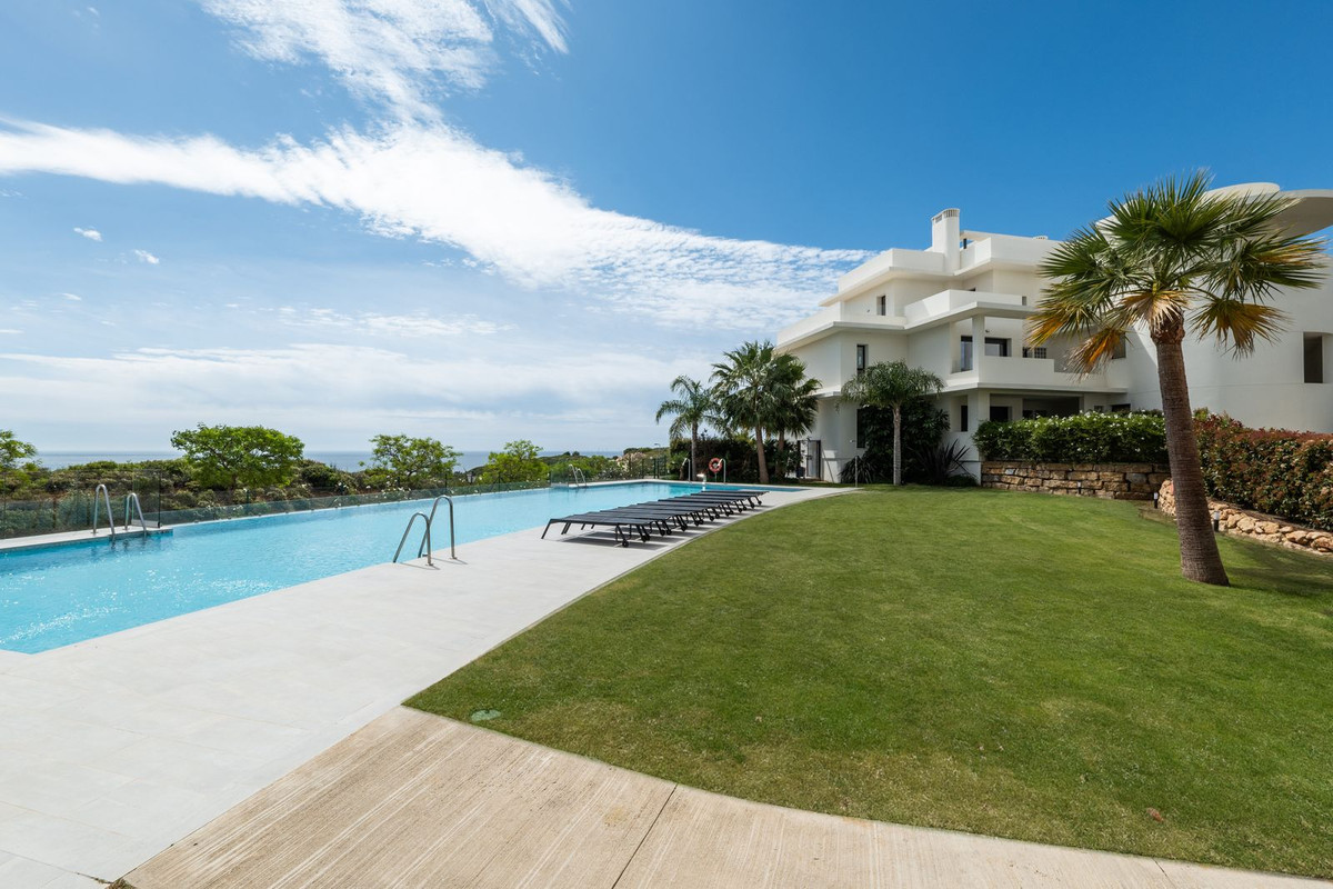 3 Bed Townhouse for sale in Casares Costa Del Sol, Málaga, Spain