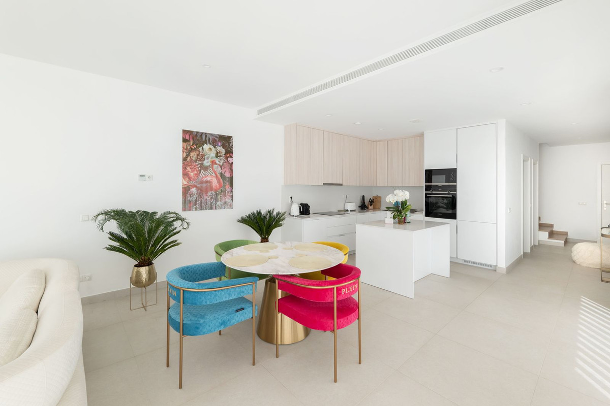 3 Bed Townhouse for sale in Casares Costa Del Sol, Málaga, Spain