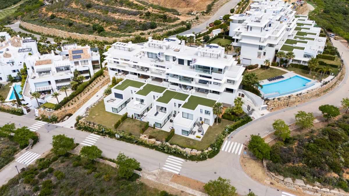 3 Bed Townhouse for sale in Casares Costa Del Sol, Málaga, Spain
