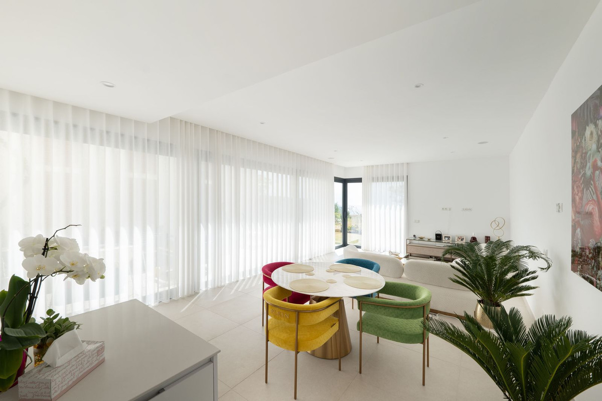 3 Bed Townhouse for sale in Casares Costa Del Sol, Málaga, Spain