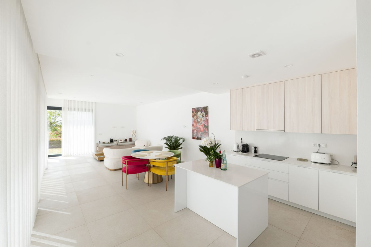 3 Bed Townhouse for sale in Casares Costa Del Sol, Málaga, Spain