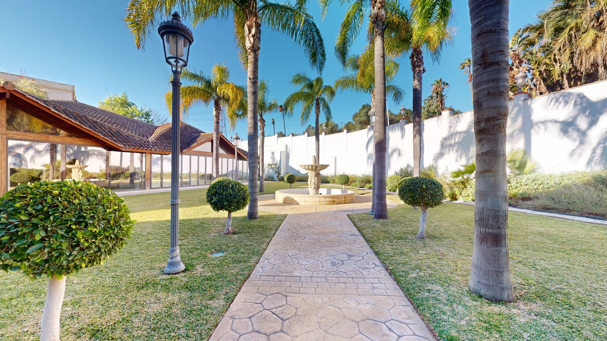 Commercial unit for sale in Torremolinos Costa Del Sol, Málaga, Spain