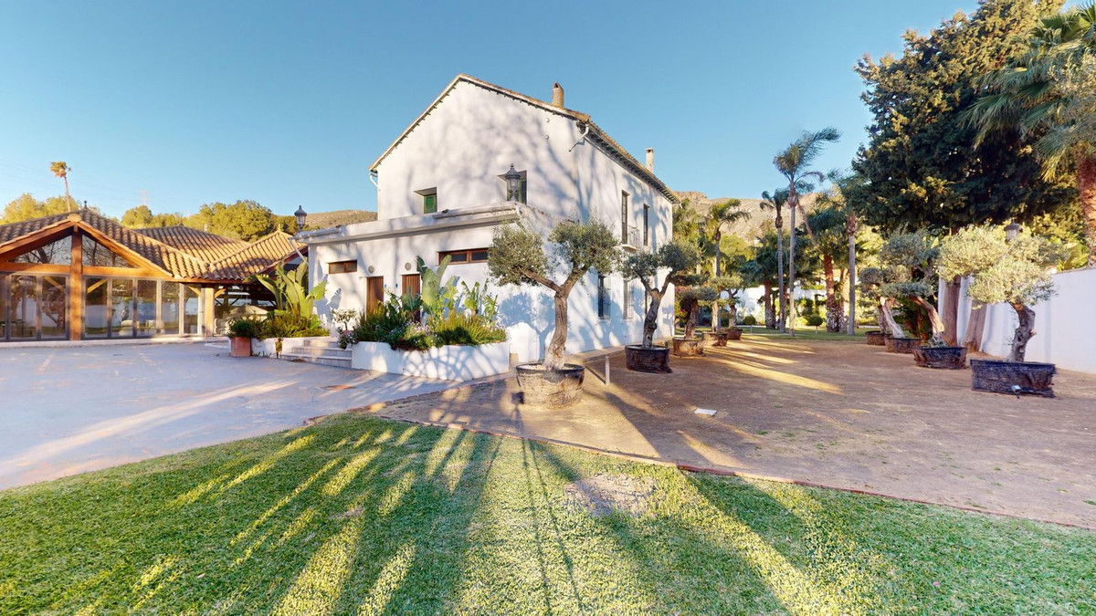 Commercial unit for sale in Torremolinos Costa Del Sol, Málaga, Spain