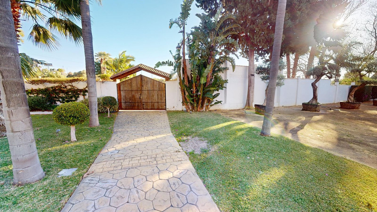 Commercial unit for sale in Torremolinos Costa Del Sol, Málaga, Spain