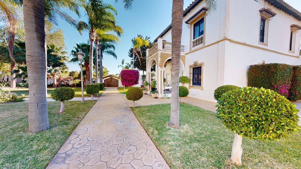 Commercial unit for sale in Torremolinos Costa Del Sol, Málaga, Spain