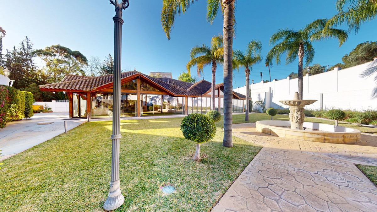 Commercial unit for sale in Torremolinos Costa Del Sol, Málaga, Spain