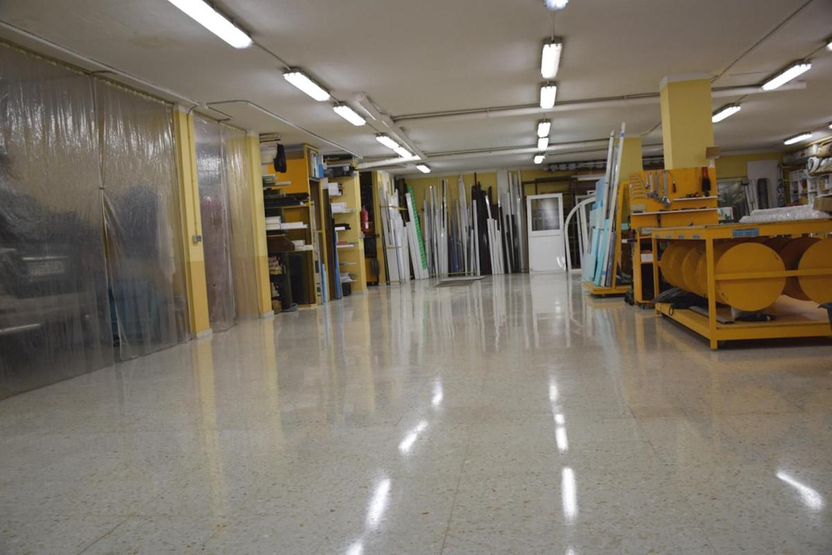Se vende Local comercial  en Costa Del Sol, Málaga, España