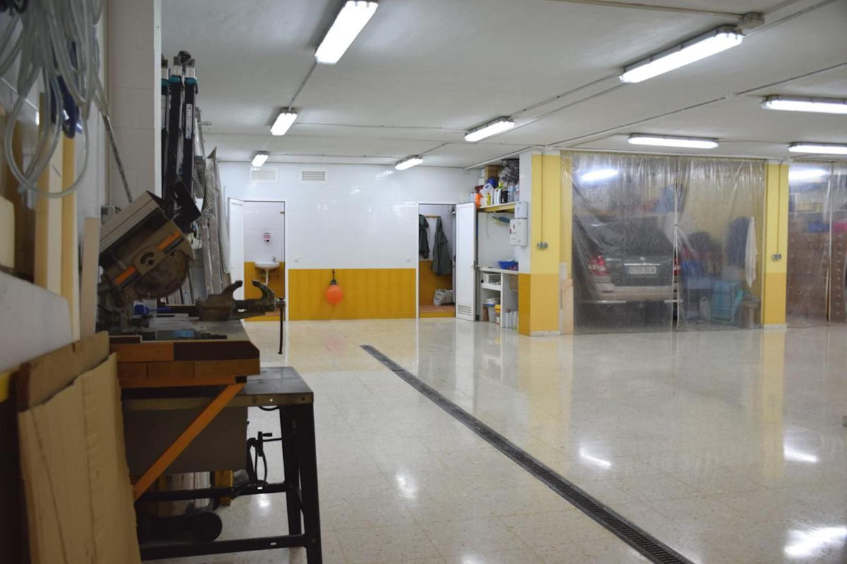 Se vende Local comercial  en Costa Del Sol, Málaga, España