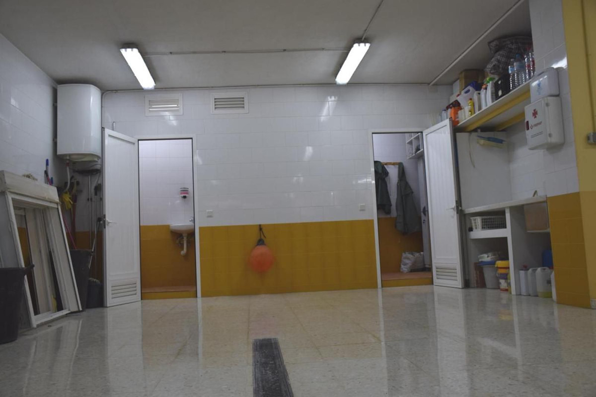 Se vende Local comercial  en Costa Del Sol, Málaga, España