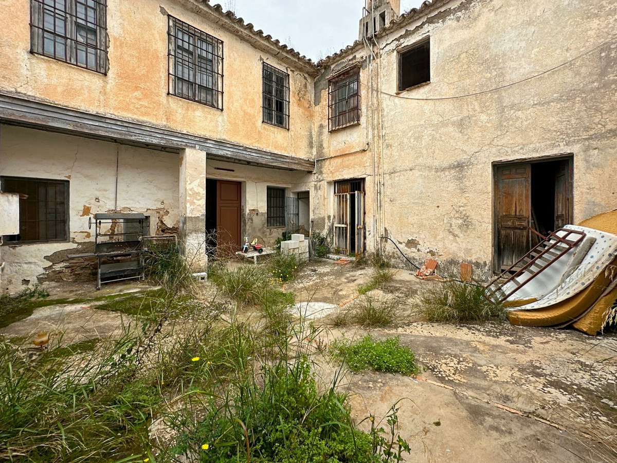 Se vende Finca - Cortijo de 8 dormitorios en Málaga Ciudad, Málaga, España