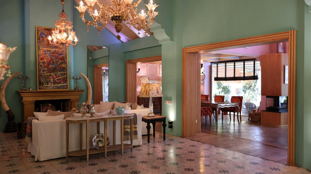 Se vende Villa - Chalet de 5 dormitorios en Costa Del Sol, Málaga, España