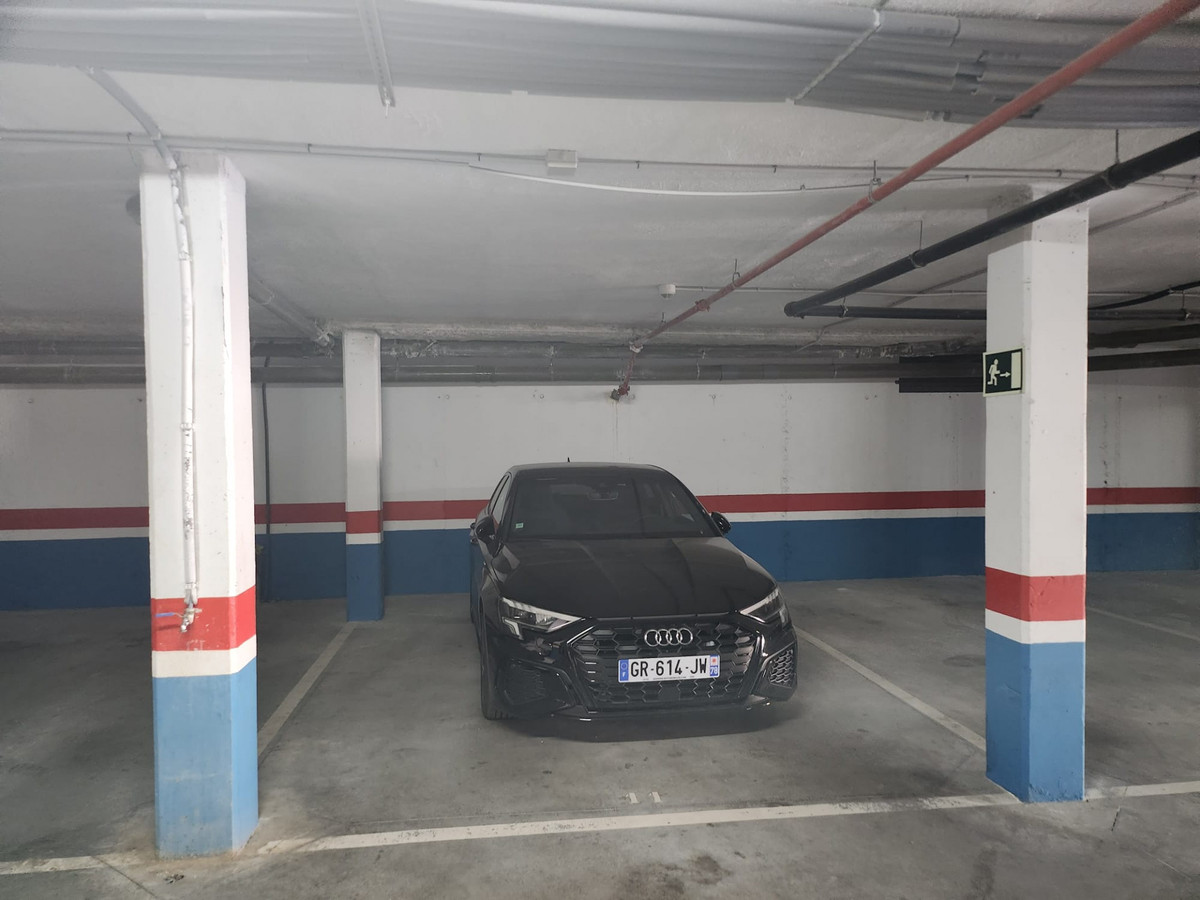 Se vende Aparcamiento  en Costa Del Sol, Málaga, España
