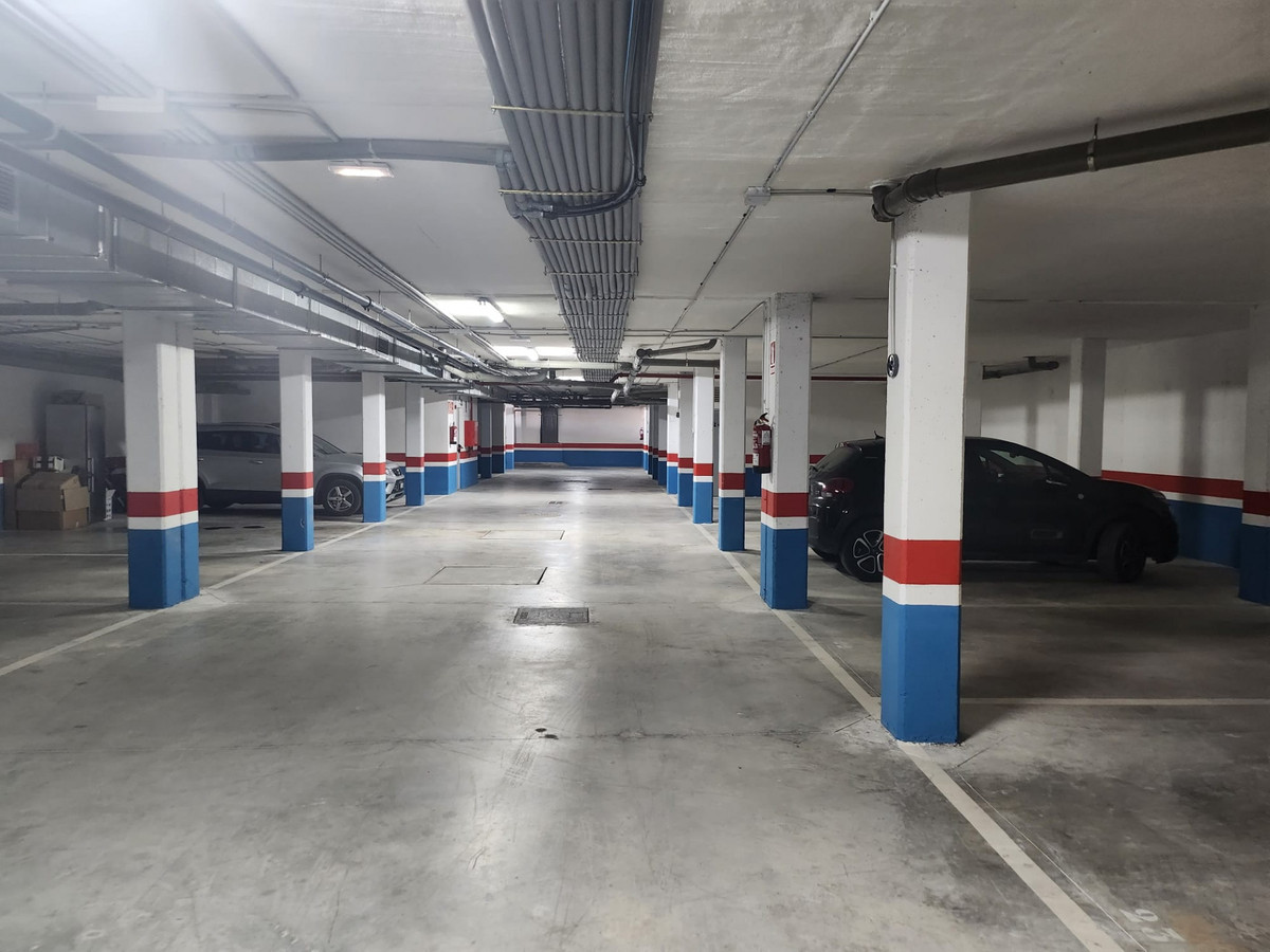 Se vende Aparcamiento  en Costa Del Sol, Málaga, España
