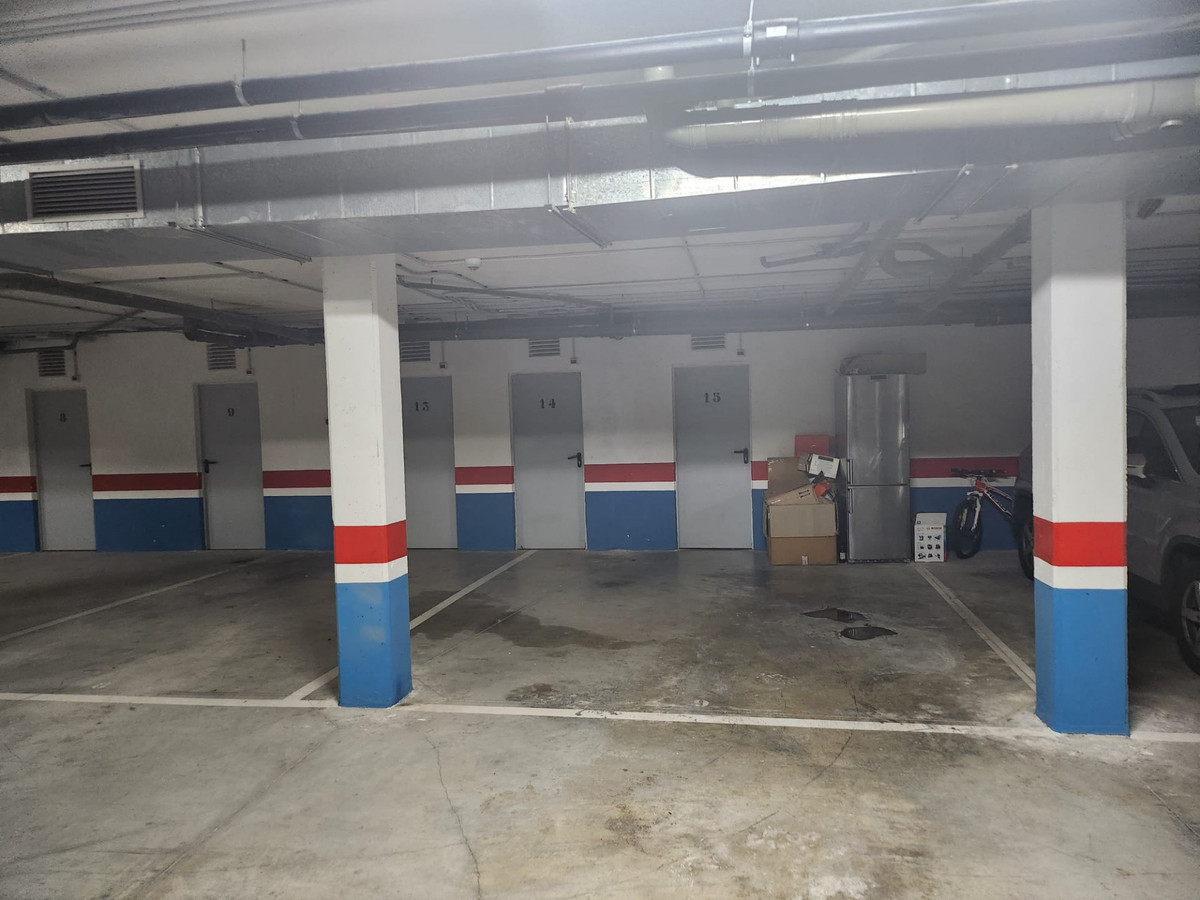Se vende Aparcamiento  en Costa Del Sol, Málaga, España