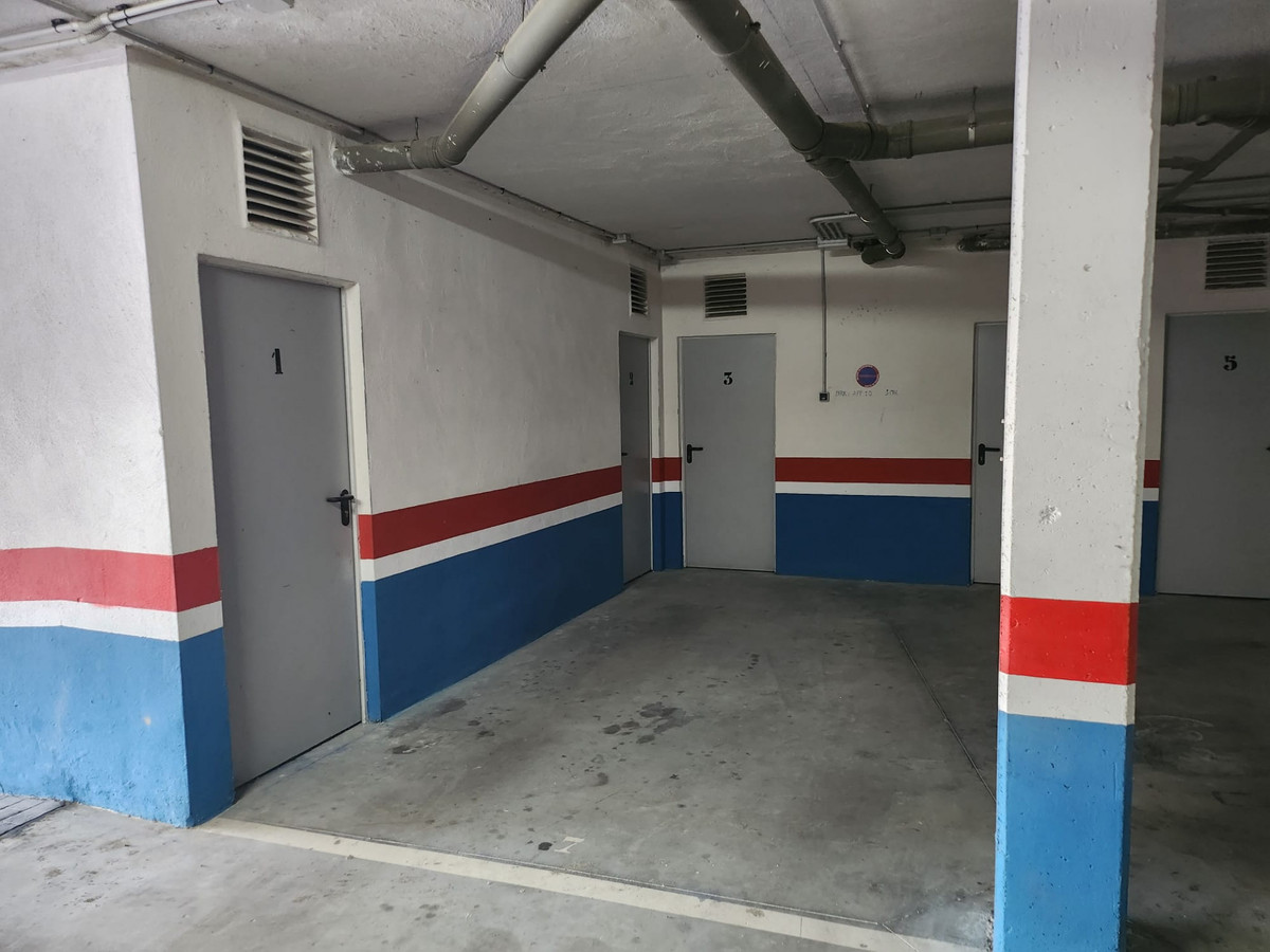 Se vende Aparcamiento  en Costa Del Sol, Málaga, España
