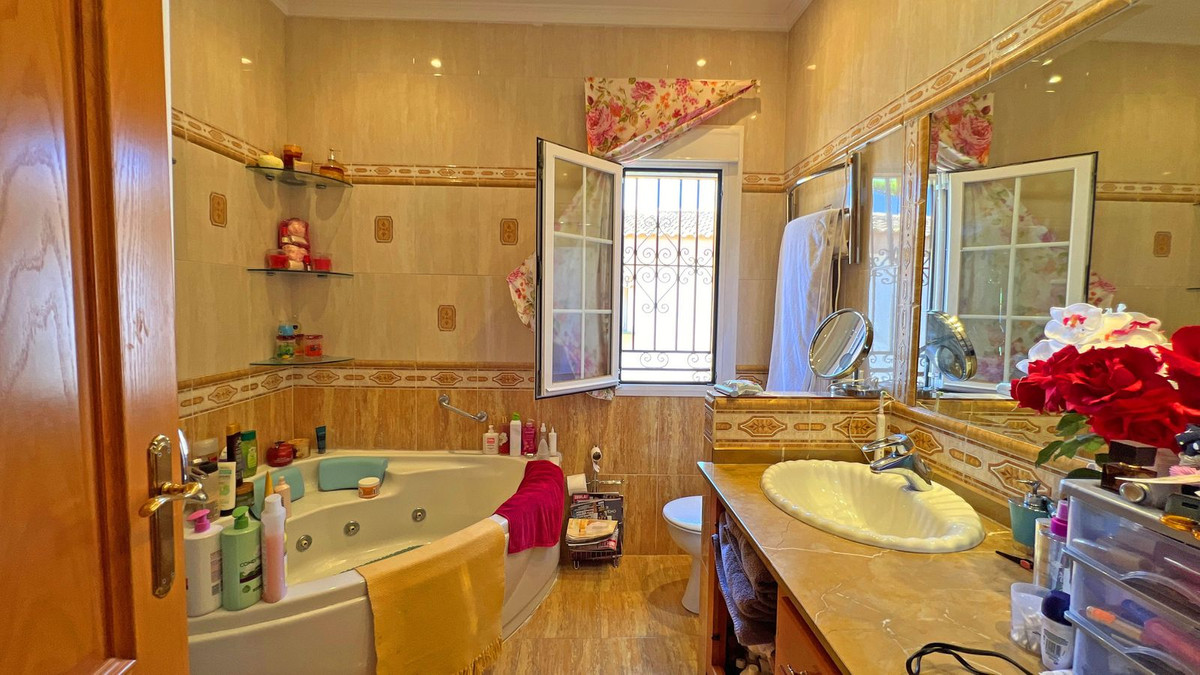 6 Bed Townhouse for sale in Reserva De Marbella Costa Del Sol, Málaga, Spain