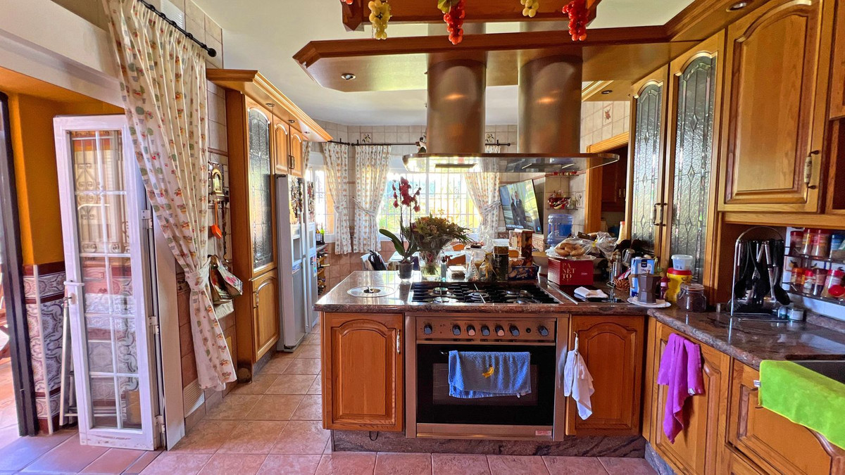6 Bed Townhouse for sale in Reserva De Marbella Costa Del Sol, Málaga, Spain