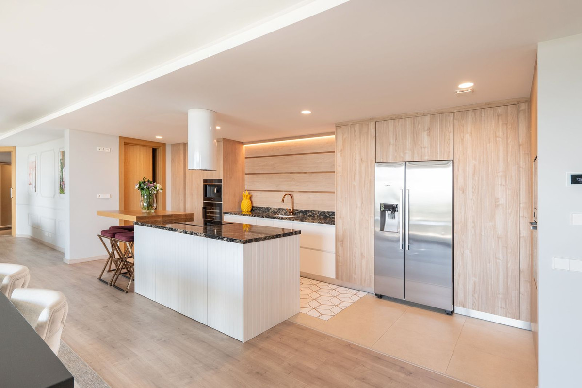 4 Bed Apartment for sale in La Quinta Costa Del Sol, Málaga, Spain