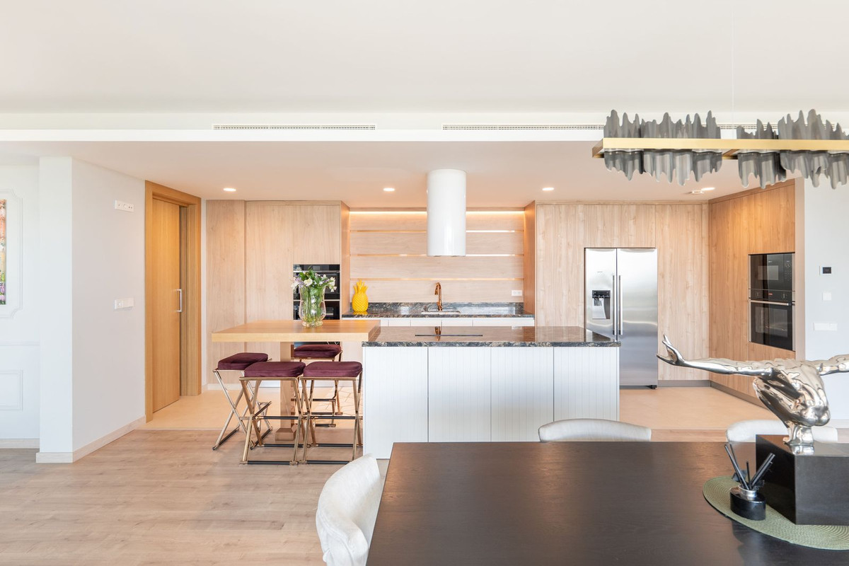 4 Bed Apartment for sale in La Quinta Costa Del Sol, Málaga, Spain