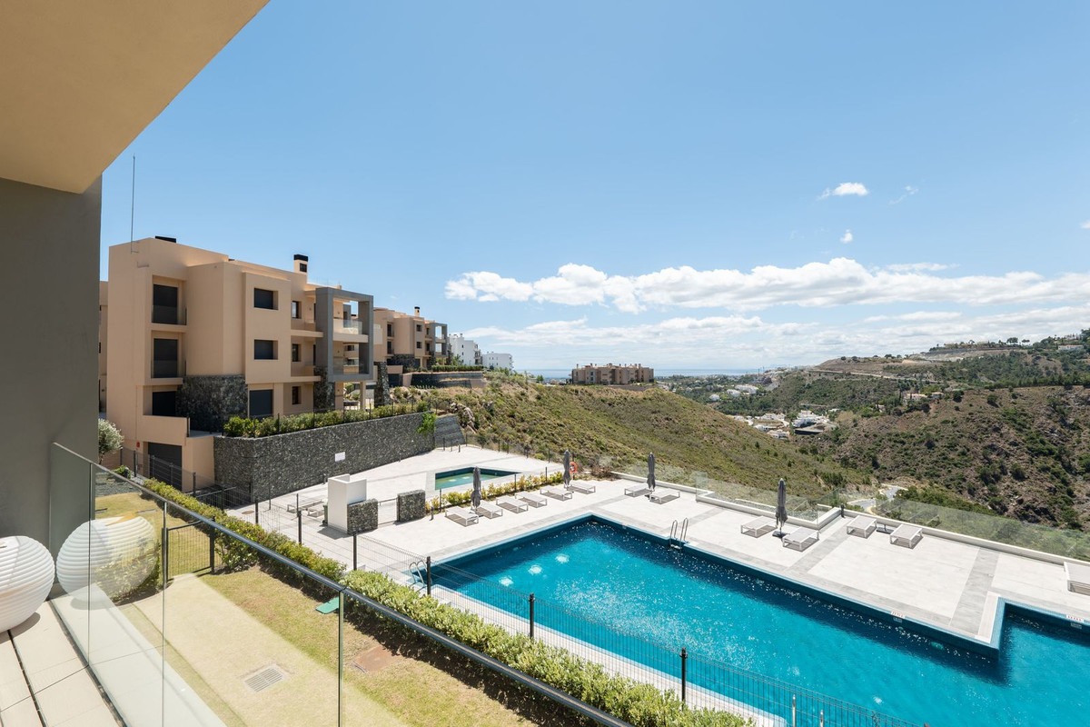 4 Bed Apartment for sale in La Quinta Costa Del Sol, Málaga, Spain