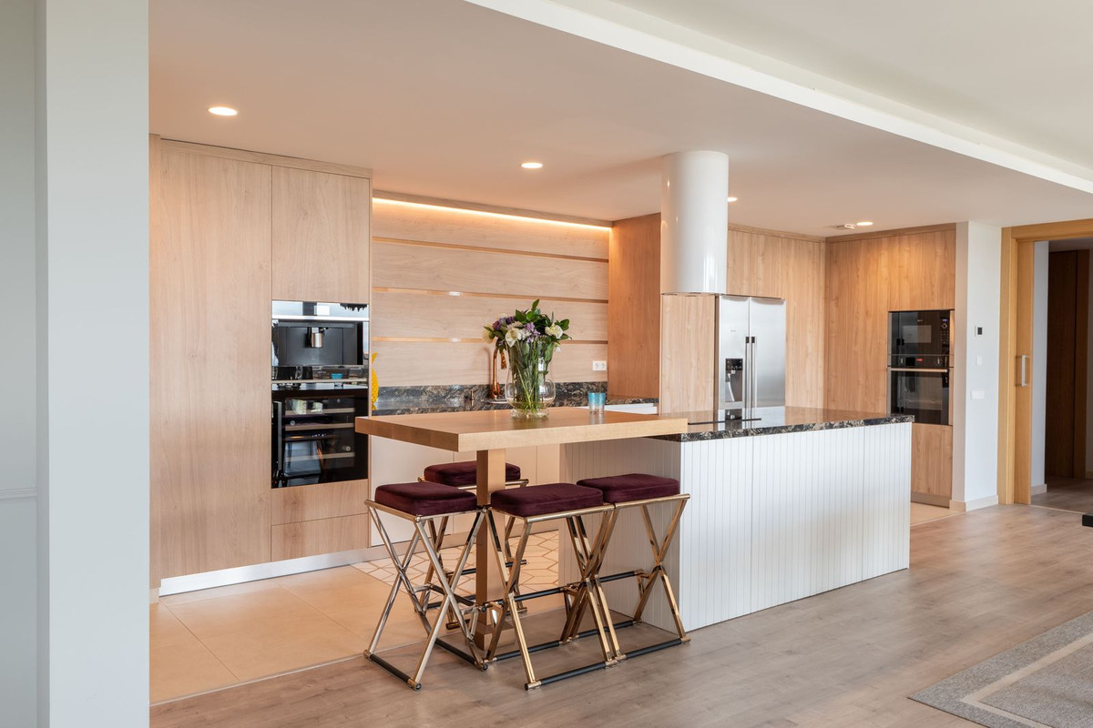 4 Bed Apartment for sale in La Quinta Costa Del Sol, Málaga, Spain
