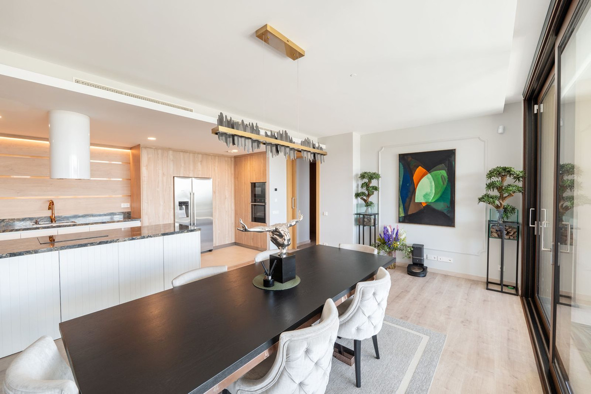 4 Bed Apartment for sale in La Quinta Costa Del Sol, Málaga, Spain