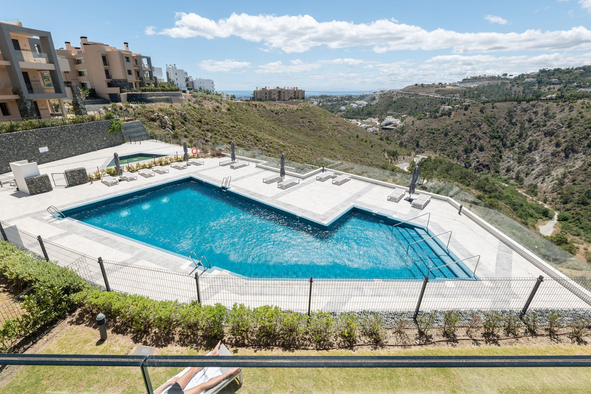 4 Bed Apartment for sale in La Quinta Costa Del Sol, Málaga, Spain