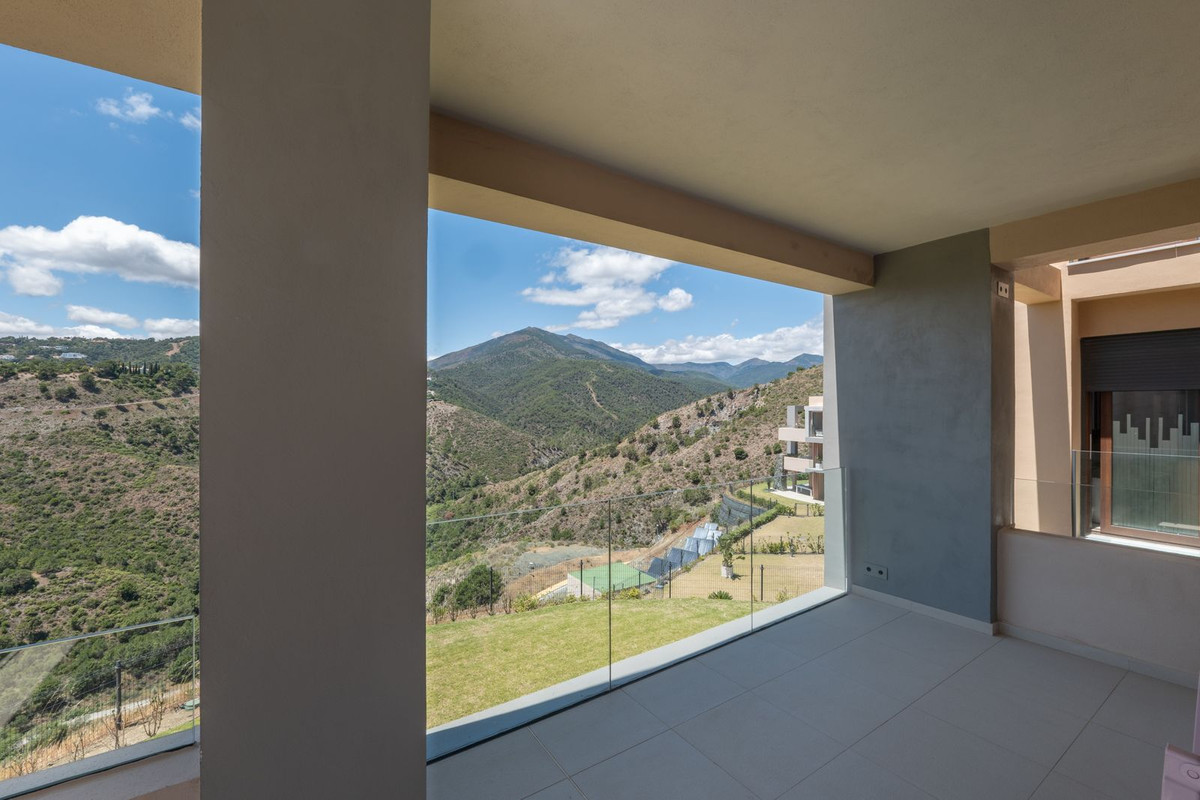 4 Bed Apartment for sale in La Quinta Costa Del Sol, Málaga, Spain