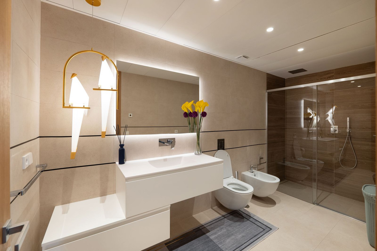 4 Bed Apartment for sale in La Quinta Costa Del Sol, Málaga, Spain