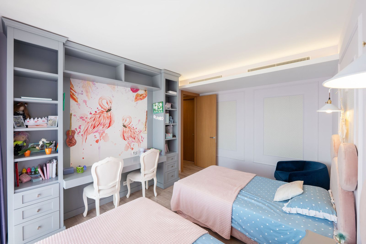 4 Bed Apartment for sale in La Quinta Costa Del Sol, Málaga, Spain