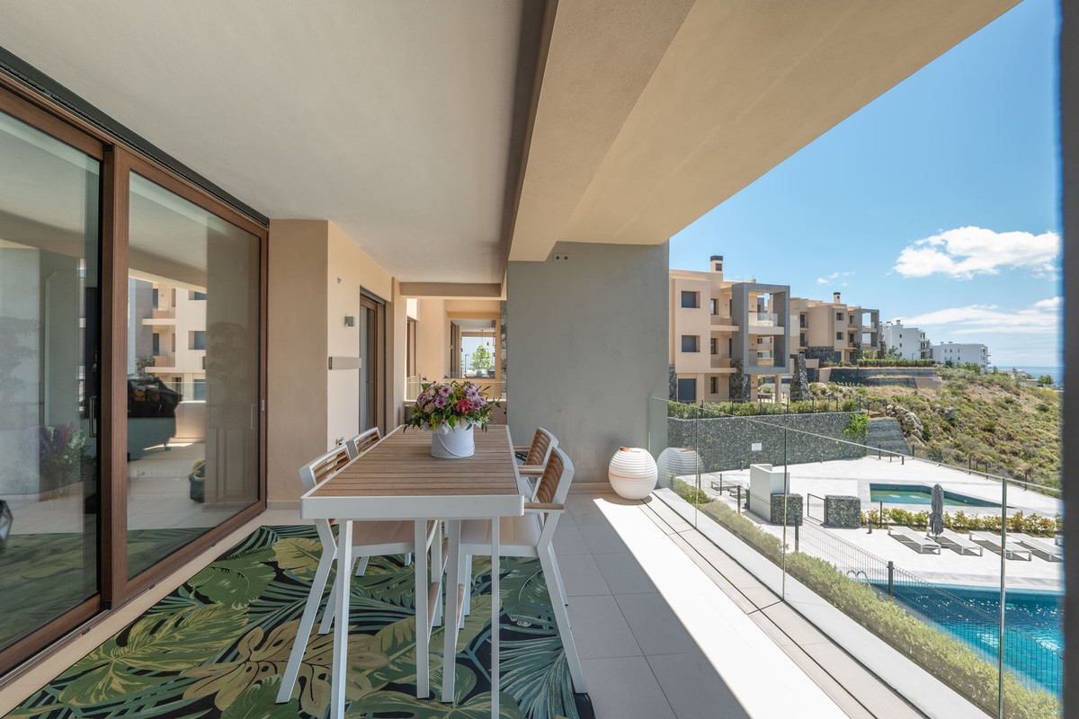 4 Bed Apartment for sale in La Quinta Costa Del Sol, Málaga, Spain