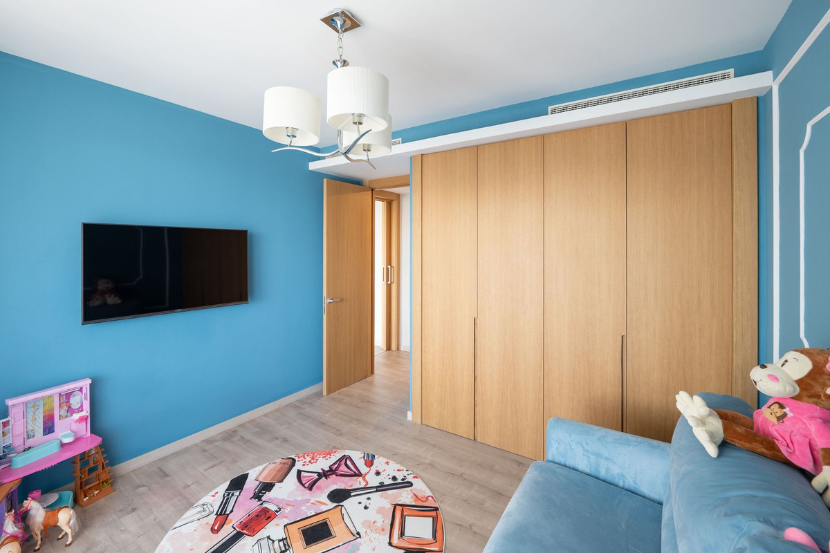 4 Bed Apartment for sale in La Quinta Costa Del Sol, Málaga, Spain