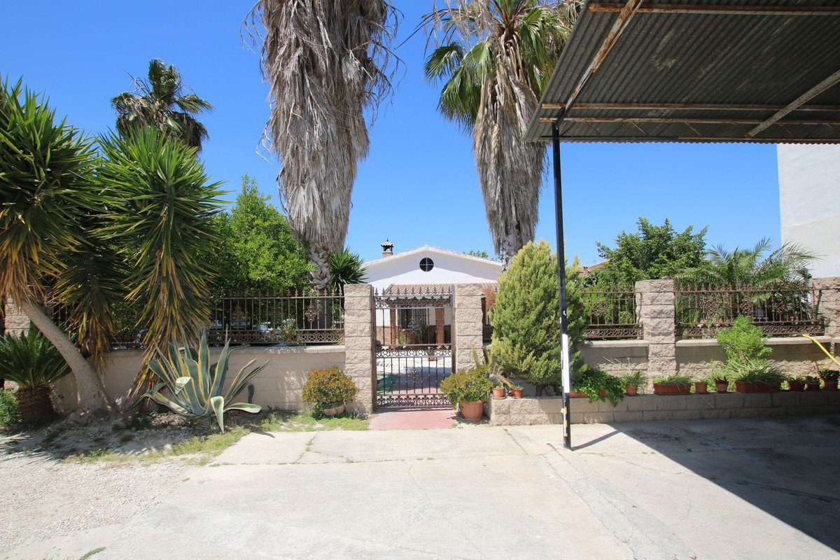 Commercial unit for sale in Alhaurín El Grande Costa Del Sol, Málaga, Spain